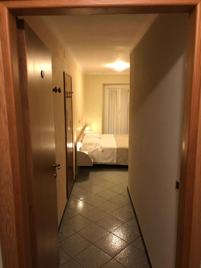 Hotel Doria Варацце Экстерьер фото