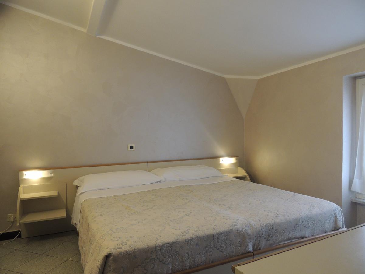 Hotel Doria Варацце Экстерьер фото